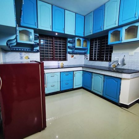 J2 Home Stay - Luxury Homes With Caravan Services Thiruvananthapuram Екстер'єр фото
