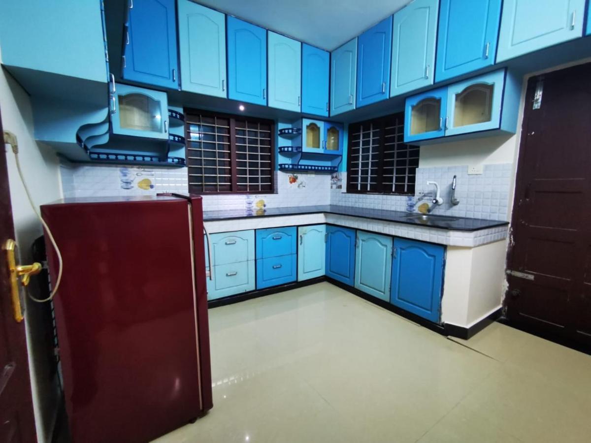 J2 Home Stay - Luxury Homes With Caravan Services Thiruvananthapuram Екстер'єр фото