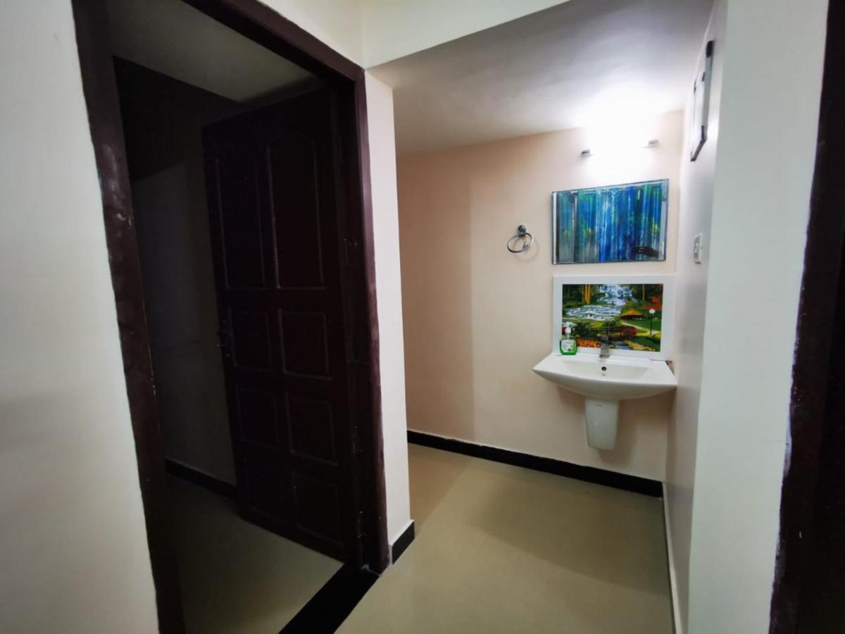 J2 Home Stay - Luxury Homes With Caravan Services Thiruvananthapuram Екстер'єр фото
