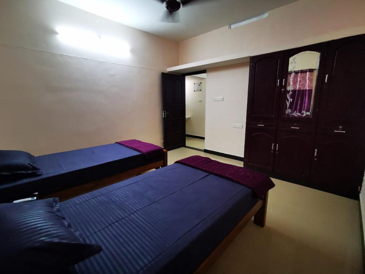 J2 Home Stay - Luxury Homes With Caravan Services Thiruvananthapuram Екстер'єр фото