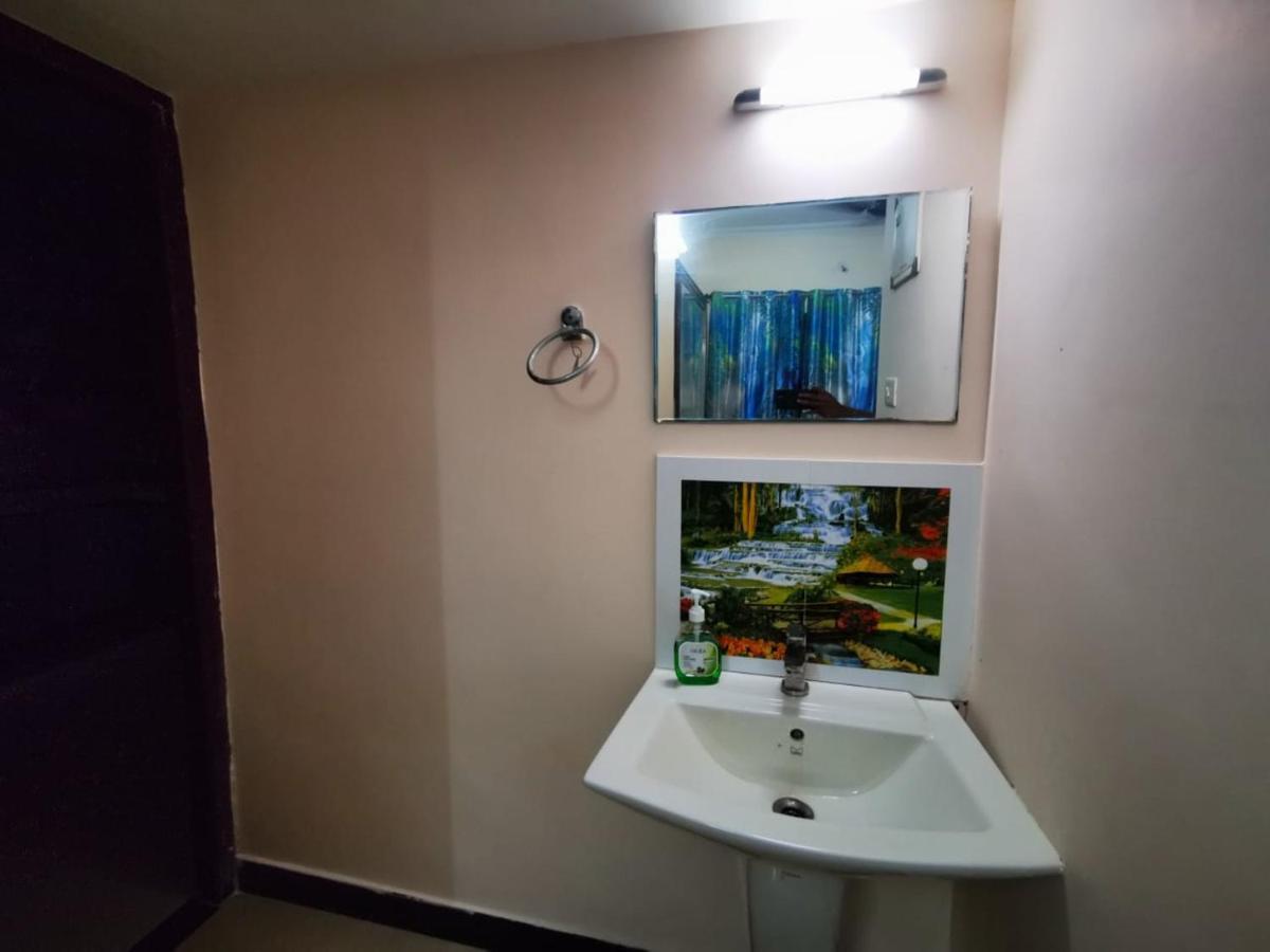 J2 Home Stay - Luxury Homes With Caravan Services Thiruvananthapuram Екстер'єр фото