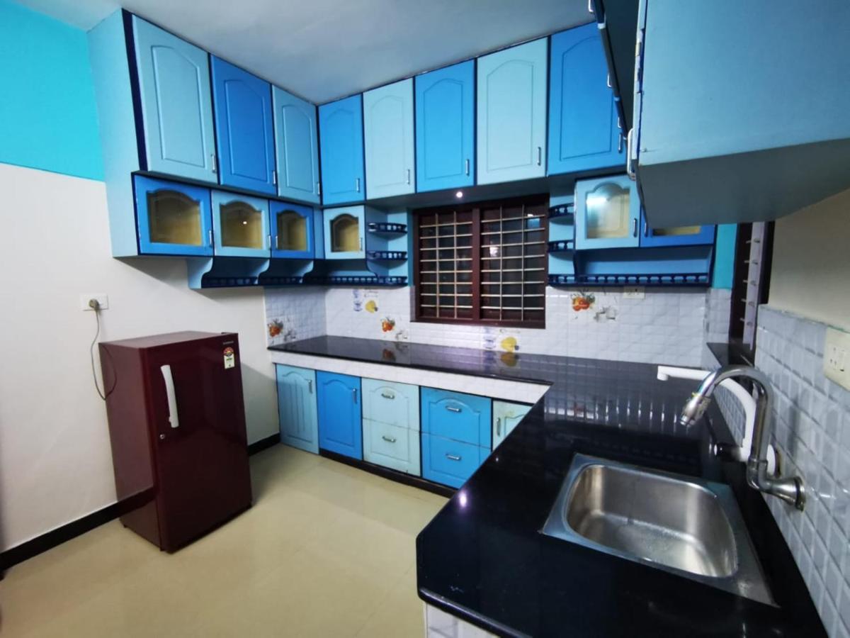 J2 Home Stay - Luxury Homes With Caravan Services Thiruvananthapuram Екстер'єр фото