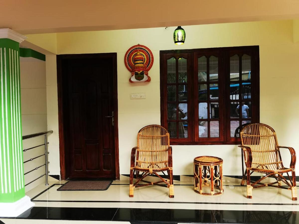 J2 Home Stay - Luxury Homes With Caravan Services Thiruvananthapuram Екстер'єр фото