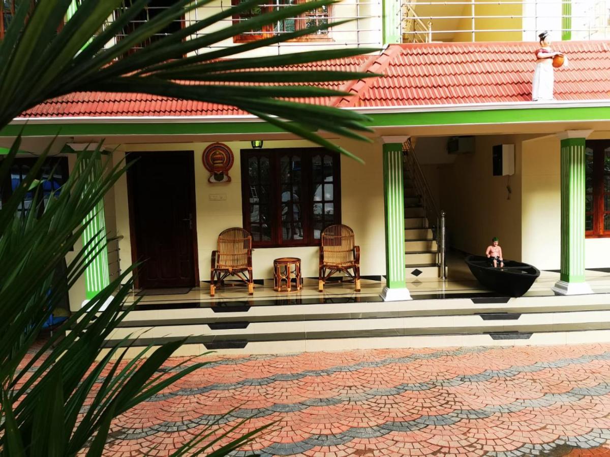 J2 Home Stay - Luxury Homes With Caravan Services Thiruvananthapuram Екстер'єр фото